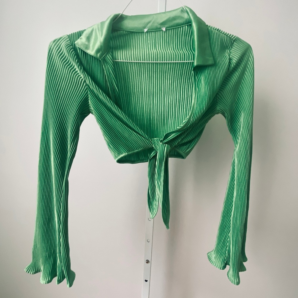Green Pleated sz S Tie Front Crop Top Long Sleeve Bell Sleeve Shirt Y2K